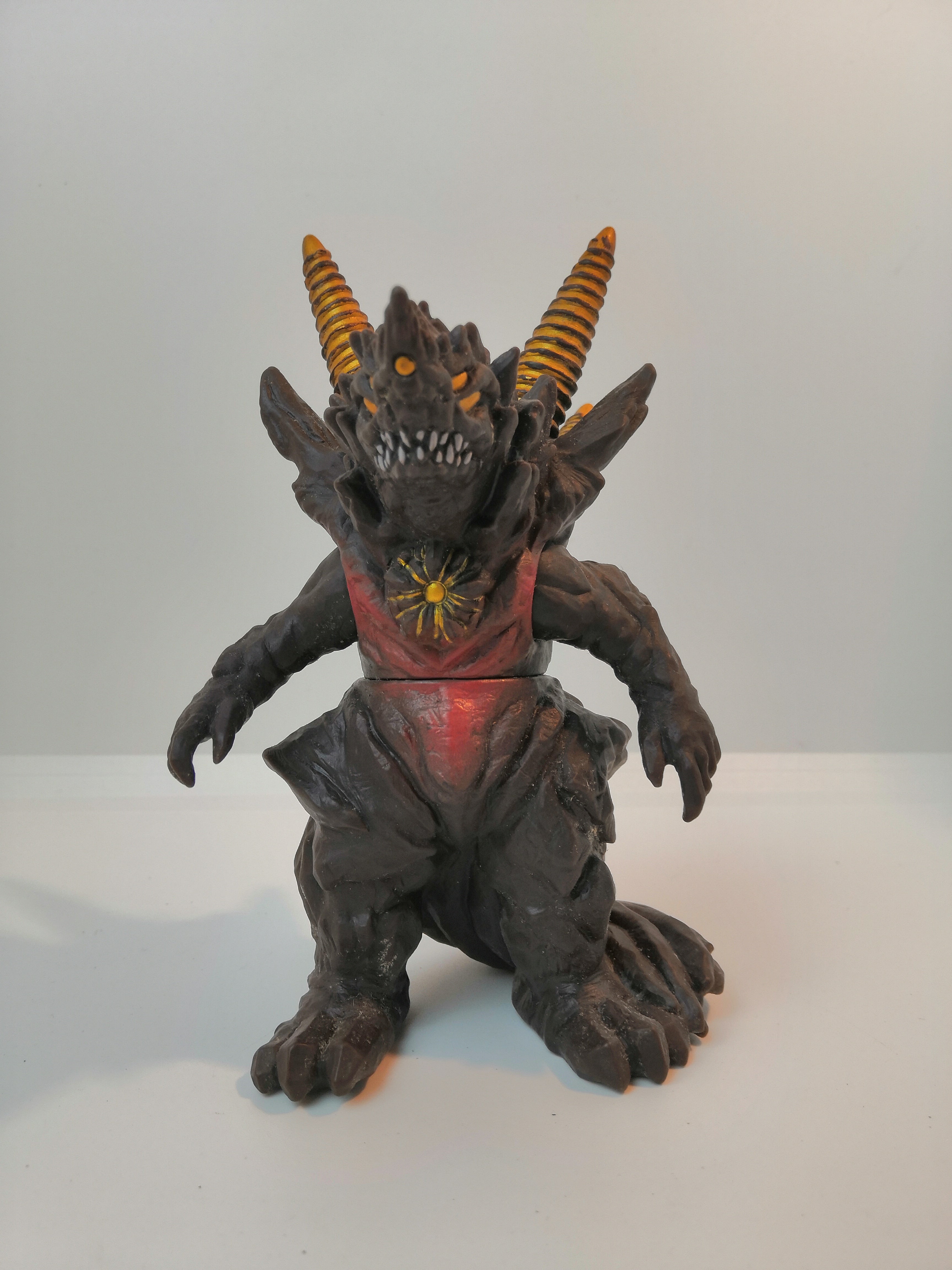 BANDAI Ultraman Kaiju Thunder Darambia Figure 2013 – Senpai Mart
